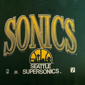 Vintage 90’s Seattle SuperSonics crewneck sweatshirt